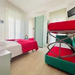 Eiffel Hotel