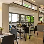 Eiffel Hotel 3*