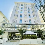Hotel Eiffel 3*