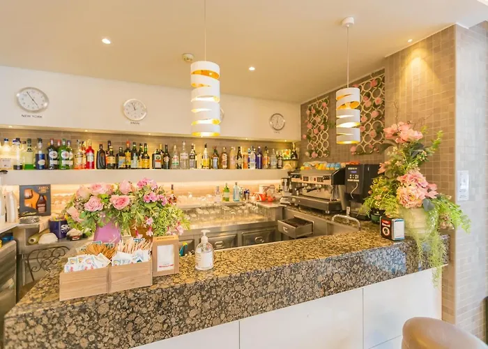 Eiffel Otel 3*