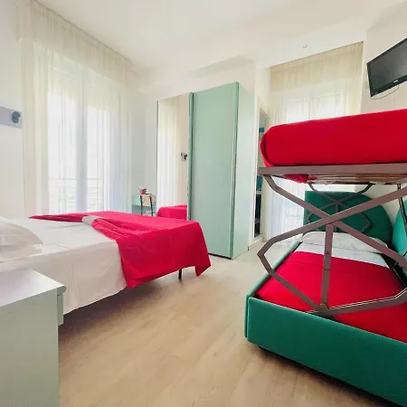 Eiffel Hotel
