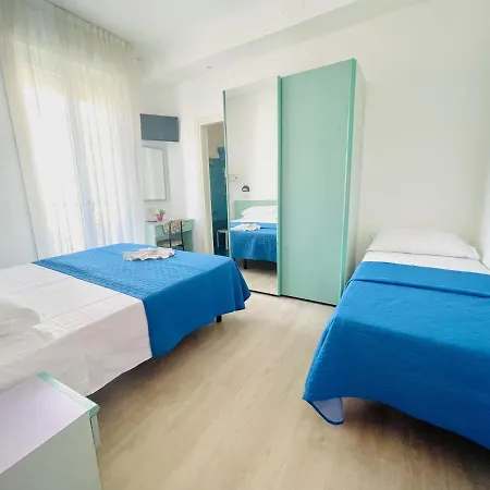 Hotel Eiffel 3*