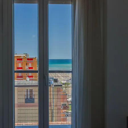 Hotel Eiffel 3*