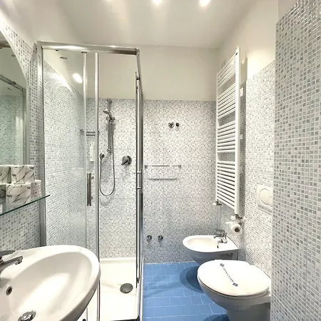 Hotel Eiffel 3*