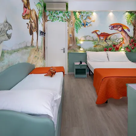 Eiffel Hotel 3*