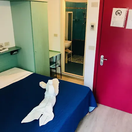 Eiffel 3* Римини