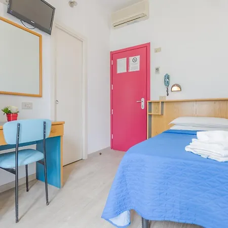 Hotel Eiffel 3*