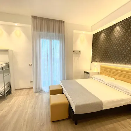 Hotel Eiffel 3*