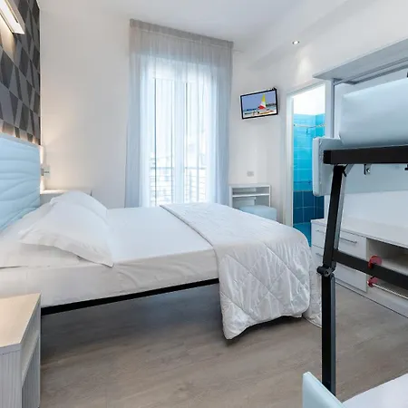 Hotel Eiffel 3*